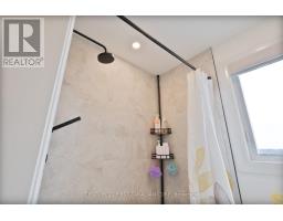 24 POSTMA CRESCENT - 29