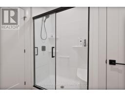 24 POSTMA CRESCENT - 37