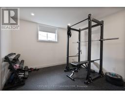 24 POSTMA CRESCENT - 38