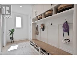 24 POSTMA CRESCENT - 7