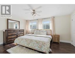 1 - 147 DEVERON CRESCENT - 16