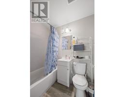 434 DUFFERIN AVENUE - 10