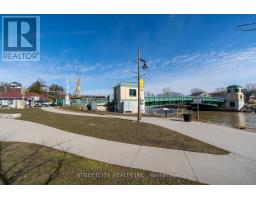 387 STANLEY PARK DRIVE - 33