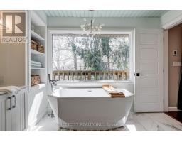 7 THISTLE COURT - 39