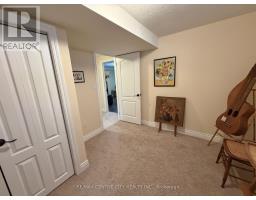 15 HOLLAND AVENUE - 42