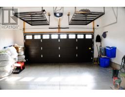 29 HEDGES COURT - 30