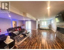 29 HEDGES COURT - 36