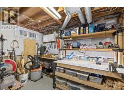 671 LADYBROOK CRESCENT - 35