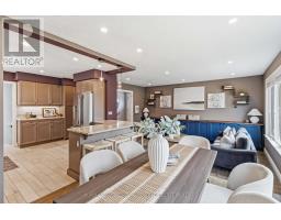 30 SANDALWOOD CRESCENT - 11