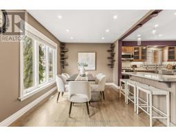 30 SANDALWOOD CRESCENT - 12