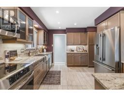 30 SANDALWOOD CRESCENT - 17