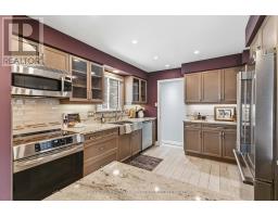 30 SANDALWOOD CRESCENT - 18