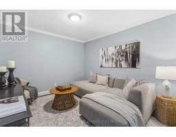 30 SANDALWOOD CRESCENT - 19