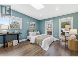 30 SANDALWOOD CRESCENT - 23