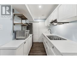 30 SANDALWOOD CRESCENT - 30