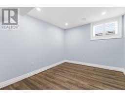 30 SANDALWOOD CRESCENT - 33