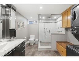 30 SANDALWOOD CRESCENT - 34