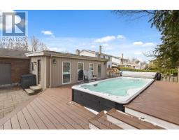 30 SANDALWOOD CRESCENT - 37