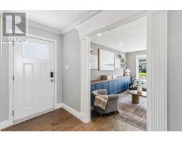 30 SANDALWOOD CRESCENT - 4