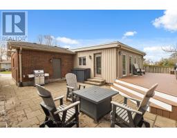 30 SANDALWOOD CRESCENT - 42