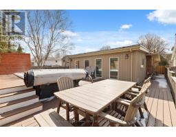 30 SANDALWOOD CRESCENT - 43