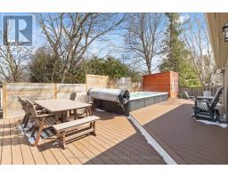 30 SANDALWOOD CRESCENT - 44