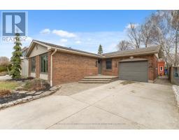 30 SANDALWOOD CRESCENT - 46