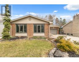 30 SANDALWOOD CRESCENT - 47