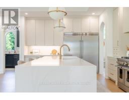 14 - 720 APRICOT DRIVE - 18