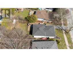 402 FERNDALE AVENUE - 35