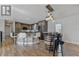 17 HAWTHORN CRESCENT - 13