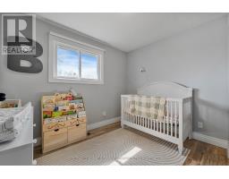 17 HAWTHORN CRESCENT - 15