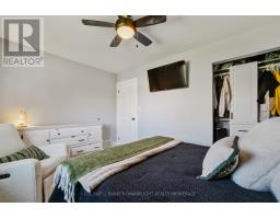 17 HAWTHORN CRESCENT - 18