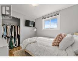 17 HAWTHORN CRESCENT - 19