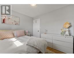 17 HAWTHORN CRESCENT - 20