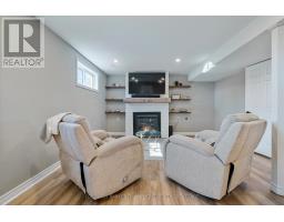 17 HAWTHORN CRESCENT - 26