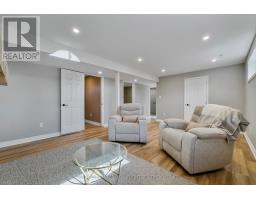 17 HAWTHORN CRESCENT - 28