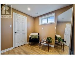 17 HAWTHORN CRESCENT - 30