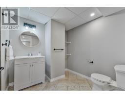 17 HAWTHORN CRESCENT - 31