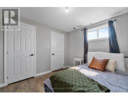 17 HAWTHORN CRESCENT - 34