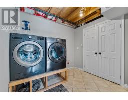 17 HAWTHORN CRESCENT - 35