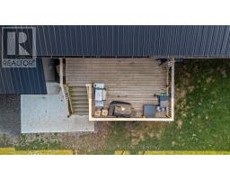 17 HAWTHORN CRESCENT - 36