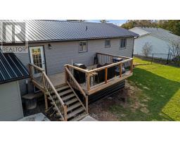 17 HAWTHORN CRESCENT - 37