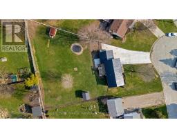 17 HAWTHORN CRESCENT - 46