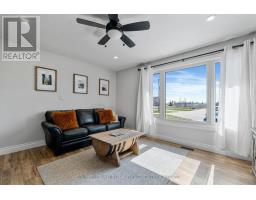 17 HAWTHORN CRESCENT - 5