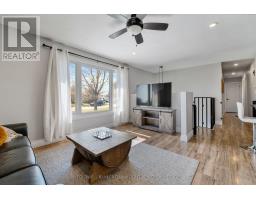 17 HAWTHORN CRESCENT - 6