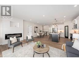 11 - 32 POSTMA CRESCENT - 15