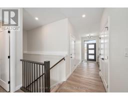 11 - 32 POSTMA CRESCENT - 3