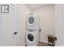 11 - 32 POSTMA CRESCENT - 8