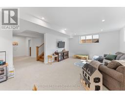 1969 BUROAK CRESCENT - 39